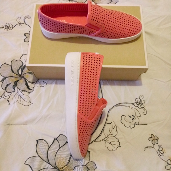 Michael Kors Olivia Slip On Sneakers - Picture 10 of 16